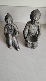 2 beeldjes jongen en meisje, Antiek en Kunst, Ophalen