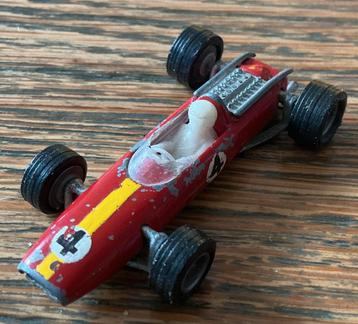 Oude Bestbox Racewagen Lotus Formule 1 beschikbaar voor biedingen