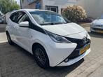 Toyota AYGO 1.0 VVT-I X-PLAY, Auto's, Start-stop-systeem, Gebruikt, Euro 6, Met garantie (alle)