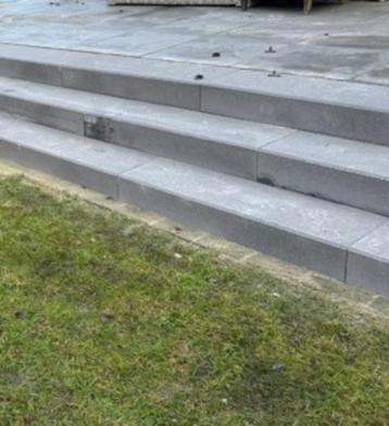 Restant traptredes beton 3 stuks  donkergrijs 100x35x15  beschikbaar voor biedingen