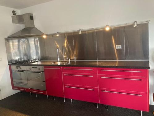 Complete keuken incl. apparatuur, Huis en Inrichting, Keuken | Complete keukens, Gebruikt, Overige typen, Rood, Graniet of Steen