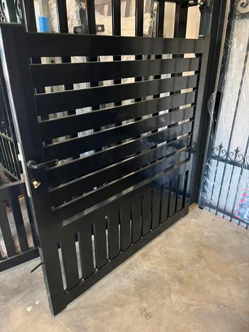 AANBIEDING MODERNE SIERPOORT INRIJPOORT TUINPOORT beschikbaar voor biedingen