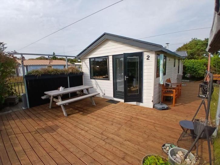 Te koop: Recreatiewoning aan zee, Hoek van Holland, Tuin en Terras, Tuinhuizen, Gebruikt, 500 cm of meer, 400 cm of meer, 2 ramen