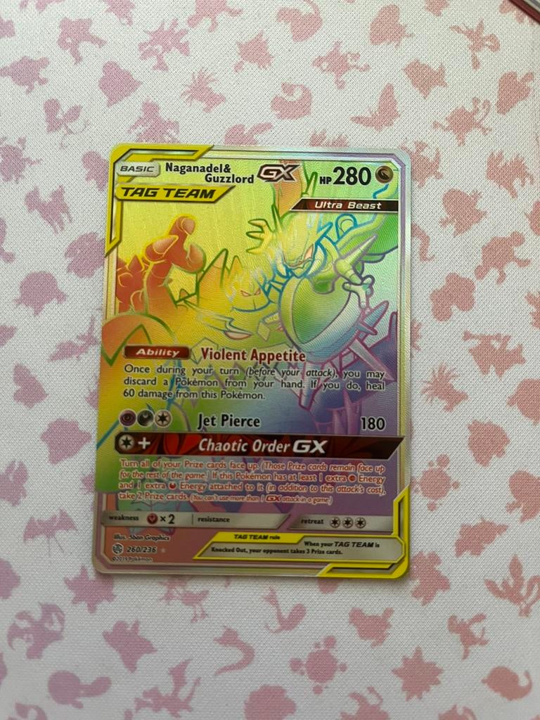 Rainbow Rare Naganadel& Guzzlord Tag Team GX NM, Ophalen of Verzenden, Zo goed als nieuw