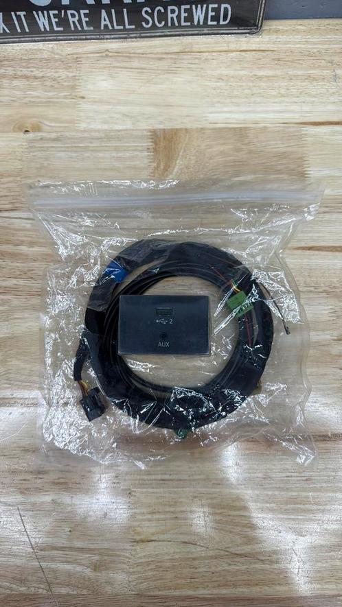Originele USB/AUX Module + Kabelboom voor Audi A3/Q2 OEM, Auto diversen, Autonavigatie, Nieuw, Ophalen of Verzenden