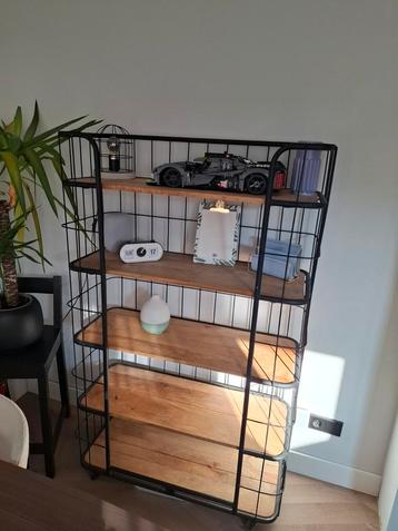 Stoere Bakkerskast met Houten Planken beschikbaar voor biedingen