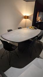 Tekoop: Ovale beton cire eettafel van Bogard, Huis en Inrichting, Tafels | Eettafels, Ophalen, 100 tot 150 cm, 200 cm of meer