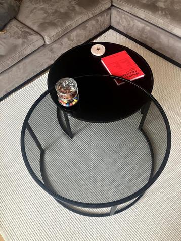 Glas en zwart salontafel / koffietafel beschikbaar voor biedingen