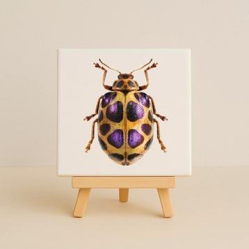 Wandtegeltje beetle paars/geel beschikbaar voor biedingen