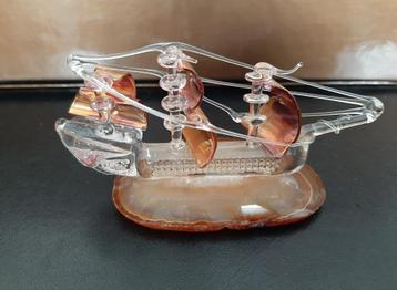 glazen miniaturen, scheepje en vis, zie foto's  het scheepje beschikbaar voor biedingen