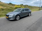 Skoda Superb 1.6TDI Combi 237.000 km NAP  2016 Grijs, Auto's, Skoda, Stof, 4 cilinders, Origineel Nederlands, Stationwagon