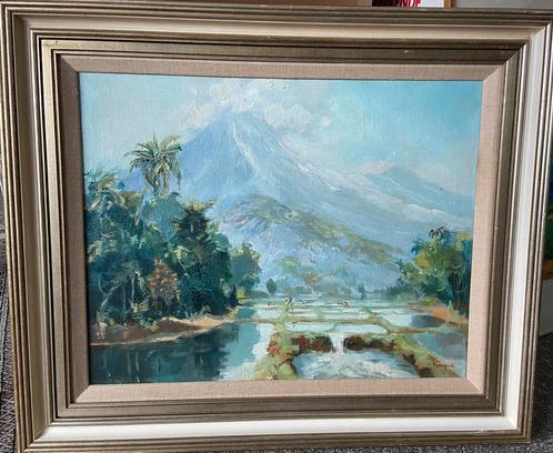 Indonesisch landschap met rijstvelden gesigneerd., Antiek en Kunst, Kunst | Schilderijen | Klassiek, Ophalen of Verzenden