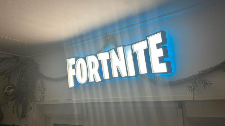 Fortnite grote led lamp met glow in dark, Huis en Inrichting, Lampen | Overige, Zo goed als nieuw, Ophalen of Verzenden