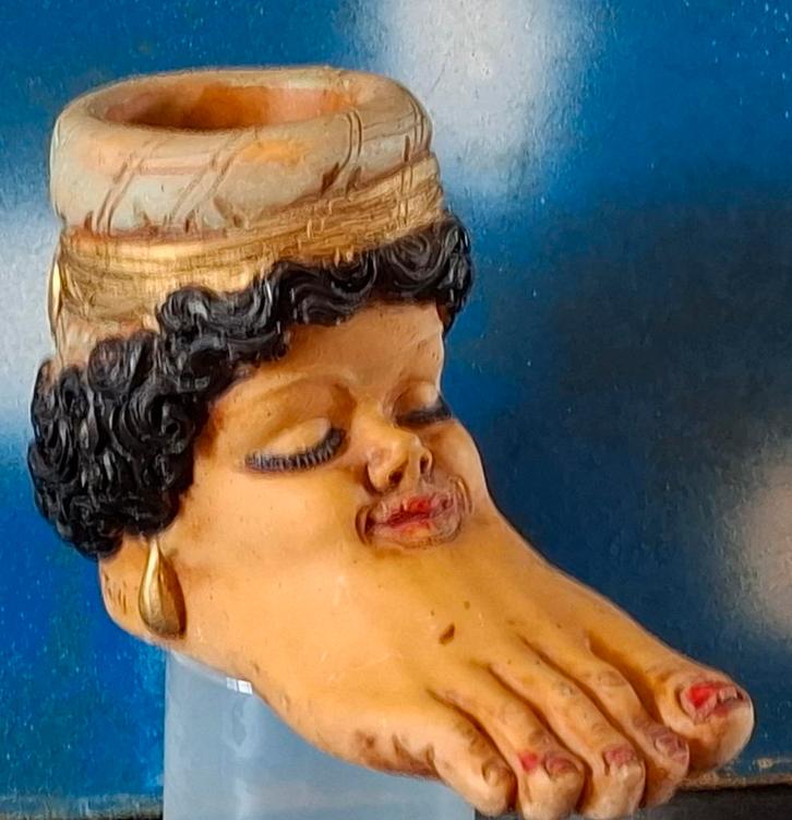 L.Toni (Italy), Sculpture sleeping woman feetje. Vintage., Verzamelen, Beelden en Beeldjes, Zo goed als nieuw, Fantasy, Ophalen