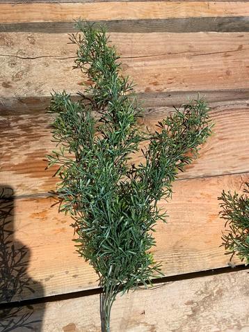 44 kunstplanten 70 cm lang beschikbaar voor biedingen
