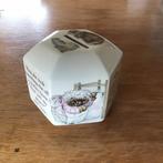 Mrs Tiggy Winkle zeshoekig spaarpot Beatrix Potter porselein, Huis en Inrichting, Keuken | Servies, Ophalen of Verzenden, Nieuw