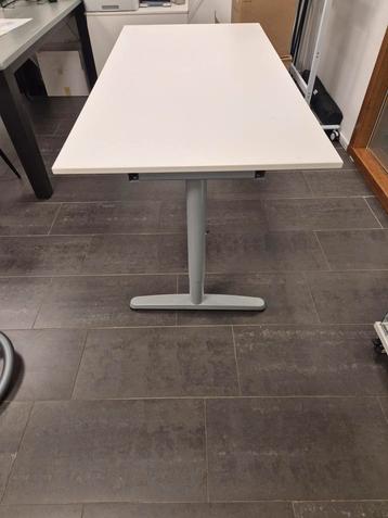 Bureau wit 160x80 verstelbare poten grijs beschikbaar voor biedingen