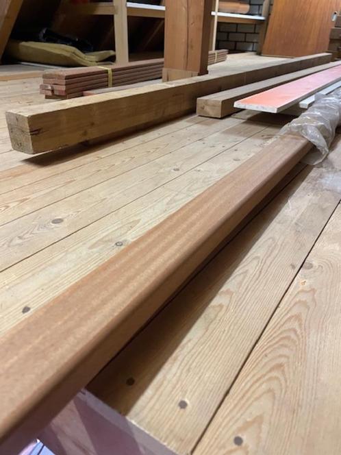 Trapleuning 4.10 m eerste klas meranti hardhout +overig hout, Doe-het-zelf en Verbouw, Ladders en Trappen, Nieuw, 4 meter of meer