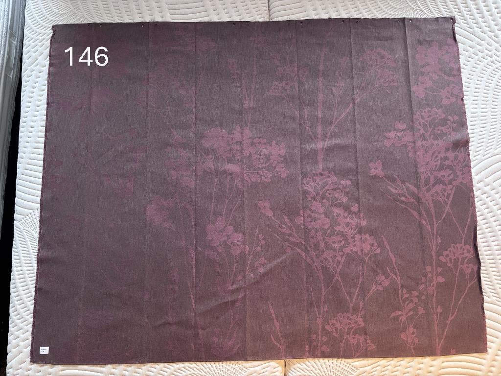 Lap stof paars / aubergine 110 x 140 cm Genova gordijnstof, Paars, Ophalen of Verzenden, Zo goed als nieuw, 30 tot 120 cm