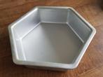 PME Wilton hexagon bakvorm 254mm x 76mm, Hobby en Vrije tijd, Ophalen of Verzenden, Gebruikt, Taarten, Bakvorm