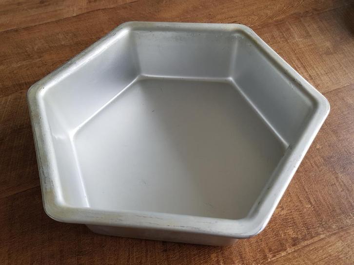 PME Wilton hexagon bakvorm 254mm x 76mm, Hobby en Vrije tijd, Taarten en Cupcakes maken, Gebruikt, Bakvorm, Taarten, Ophalen of Verzenden