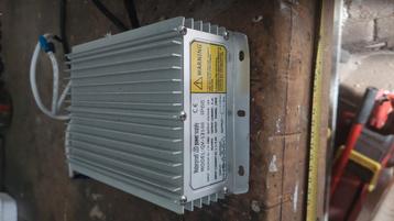 travo,voeding 220/12volt  8amp  100wath beschikbaar voor biedingen
