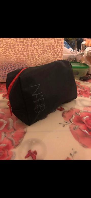 Nars toilettas beschikbaar voor biedingen
