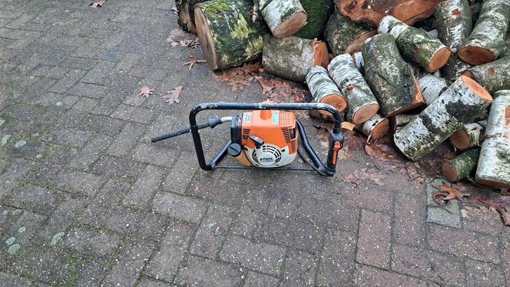 Stihl BT 120 C (motor)grondboor zonder boren, Tuin en Terras, Hand-tuingereedschap, Grondboor, Ophalen
