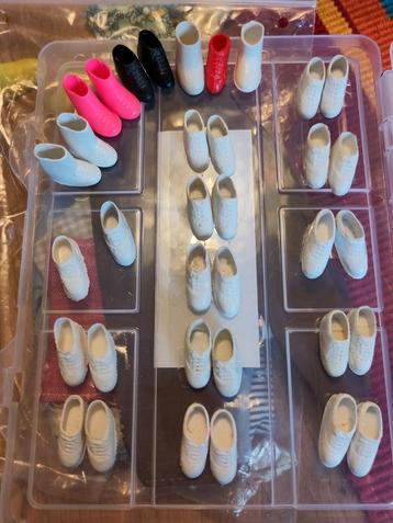 BARBIE en andere fashion dolls 👯‍♀️ SNEAKERS GYMPEN Laarsje beschikbaar voor biedingen