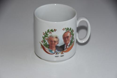 Beker Koninklijk Huis 50 jaar Juliana & Bernhard 1987, Verzamelen, Koninklijk Huis en Royalty, Servies, Nederland, Ophalen of Verzenden