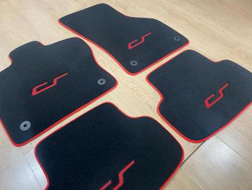 VW Golf 8 Clubsport automatten - Nieuw beschikbaar voor biedingen