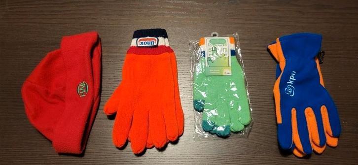 Muts en Handschoenen Set, Kleding | Heren, Mutsen, Sjaals en Handschoenen, Zo goed als nieuw, Handschoenen, Overige maten, Ophalen of Verzenden