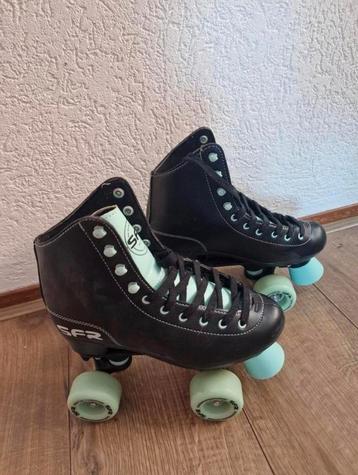 SFR figure rolschaatsen beschikbaar voor biedingen