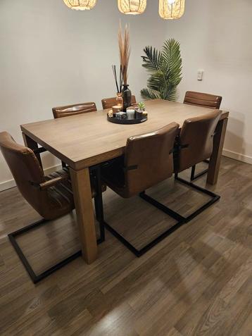 Eetkamer set. 6 stoelen. Tafel van 90×160 beschikbaar voor biedingen