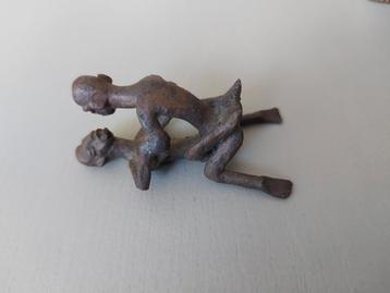 Bronzen Afrikaanse seksuele sculptuur beschikbaar voor biedingen