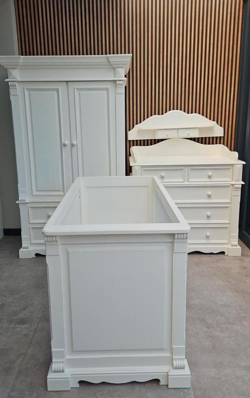Babykamer Hacienda wit antiek set 4 Delig., Kinderen en Baby's, Kinderkamer | Complete kinderkamers, Zo goed als nieuw, Jongetje of Meisje