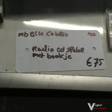 Mercedes CLK  Cabrio   2000   Radio Cd speler met boekje beschikbaar voor biedingen