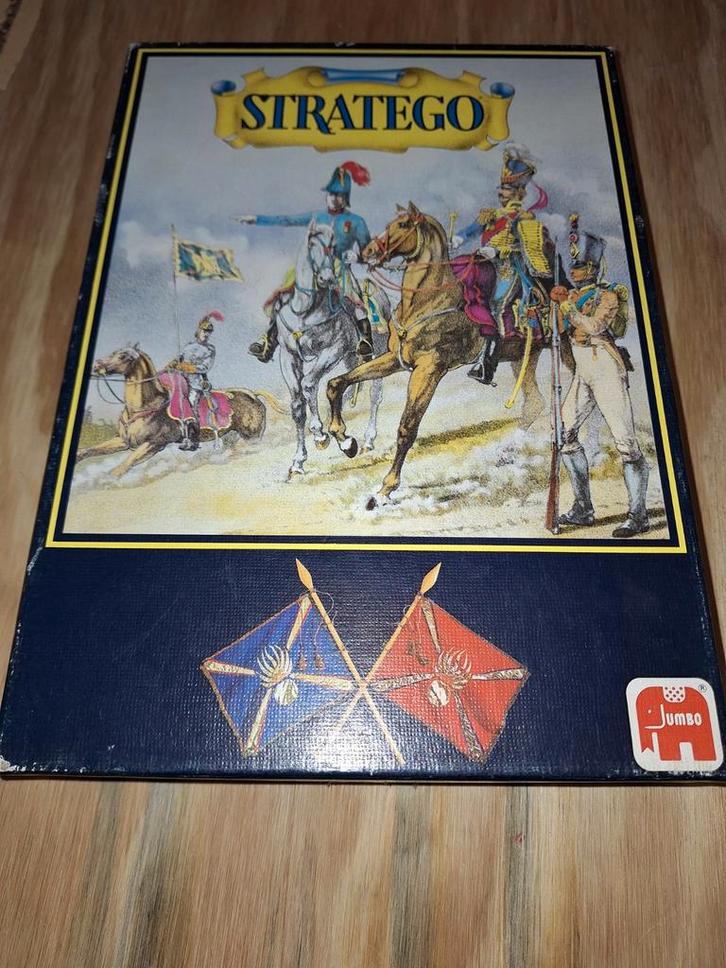 Stratego Bordspel - Klassieker!, Hobby en Vrije tijd, Gezelschapsspellen | Bordspellen, Gebruikt, Een of twee spelers, Ophalen of Verzenden
