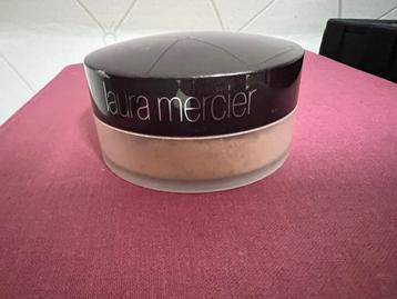 Powder van Laura Mercier beschikbaar voor biedingen