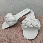 Witte gevlochten slippertjes maat 39, Slippers, Verzenden, Wit, Nieuw