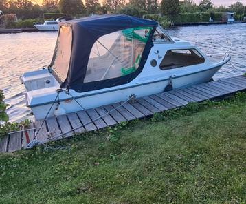 Waterland 640 kajuit vis toerboot beschikbaar voor biedingen