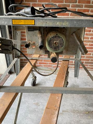 Bouw tafelzaag machine beschikbaar voor biedingen
