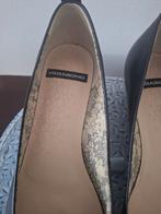 Dames pumps van Vagebond., Ophalen of Verzenden, Zo goed als nieuw, Zwart, Tailleriem