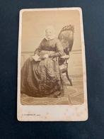 cdv carte de visite klederdracht G Hoogwinkel Jr Rotterdam, Verzamelen, Verzenden, Foto, Klederdracht, Zo goed als nieuw