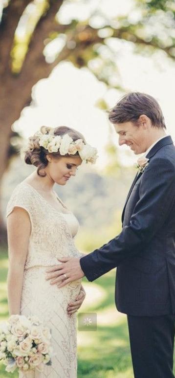 Zwangere bruid! Direct leverbaar beschikbaar voor biedingen