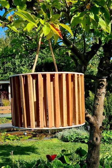 Prachtig windlicht van hout voor buiten of binnen beschikbaar voor biedingen