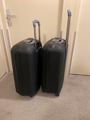 Set hard kunststof Cavalet koffer beschikbaar voor biedingen