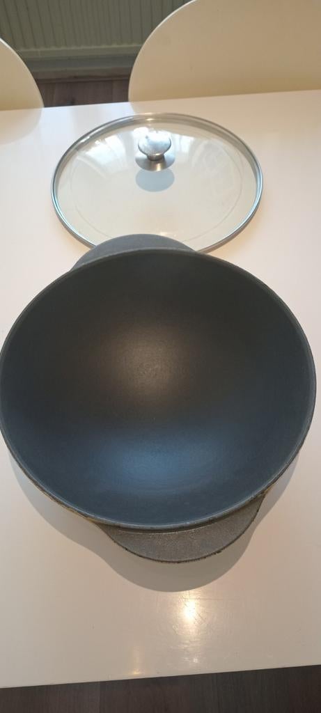 Wadjang gietijzer wokpan met en deksel in goede staat, Ophalen of Verzenden, Zo goed als nieuw, Wok