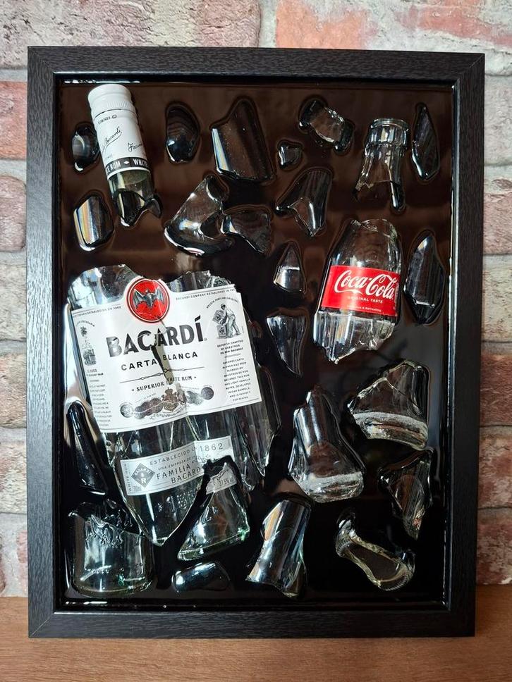 Bacardi fles en cola flesje verwerkt in Epoxy, Antiek en Kunst, Kunst | Schilderijen | Modern, Ophalen of Verzenden