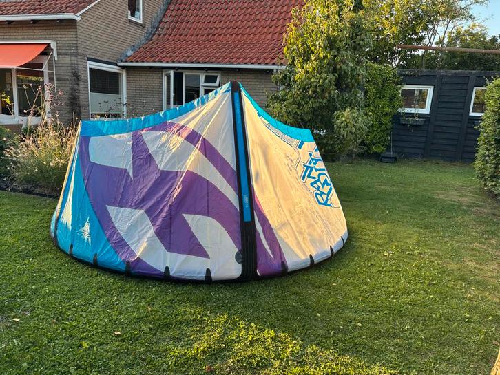 F One Bandit 8m Kite, Watersport en Boten, Kitesurfen, Zo goed als nieuw, Kite, 8 m², Geen board, Ophalen of Verzenden